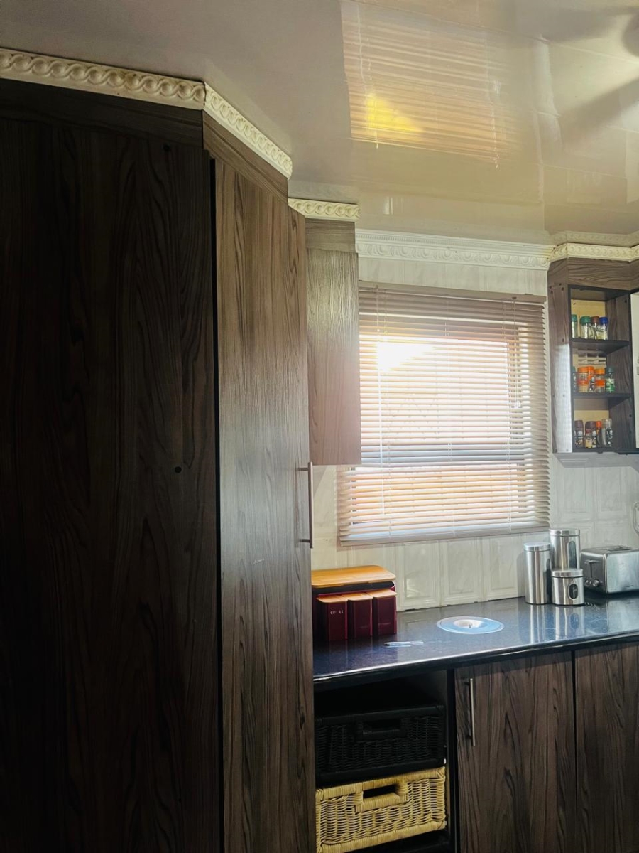 5 Bedroom Property for Sale in Mdantsane Nu 17 Eastern Cape